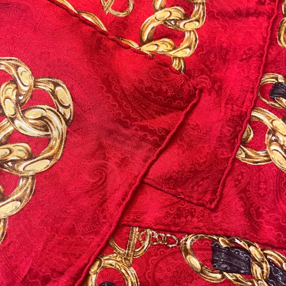 Chanel 31 Rue Cambon Paris Chain Link Silk Scarf - Picture 7 of 10